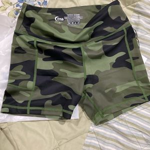 Zyia hustle shorts, size small